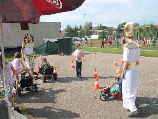 Závody mezi pyramidami.
